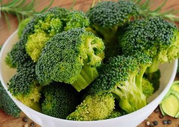 Súp lơ xanh có màu xanh đậm