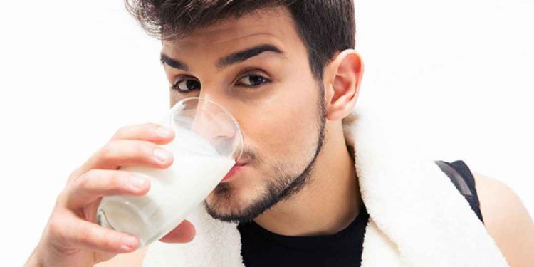 Nam uống sữa đậu nành có bị vô sinh không?