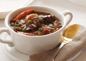 Cách trang trí món thịt cừu hầm để tạo hình ảnh đẹp