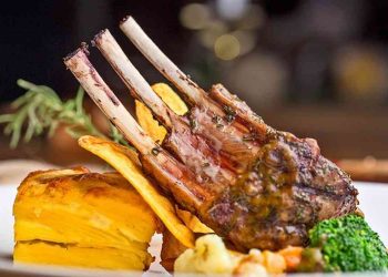 Cách trang trí thịt cừu nướng để tạo hình ảnh đẹp