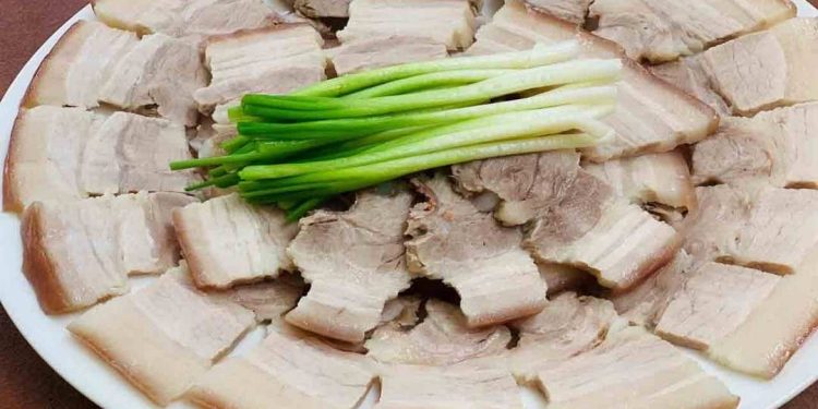 Nguyên liệu và cách chọn thịt ba chỉ tốt nhất