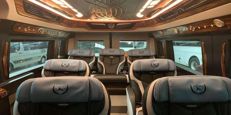 Xe Limousine Hoa Mai