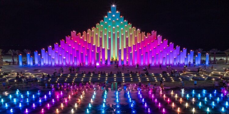 Công trình trở nên rực rỡ lung linh về đêm