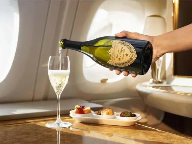 Rượu sâm banh giá bao nhiêu năm 2026 phụ thuộc vào nhu cầu